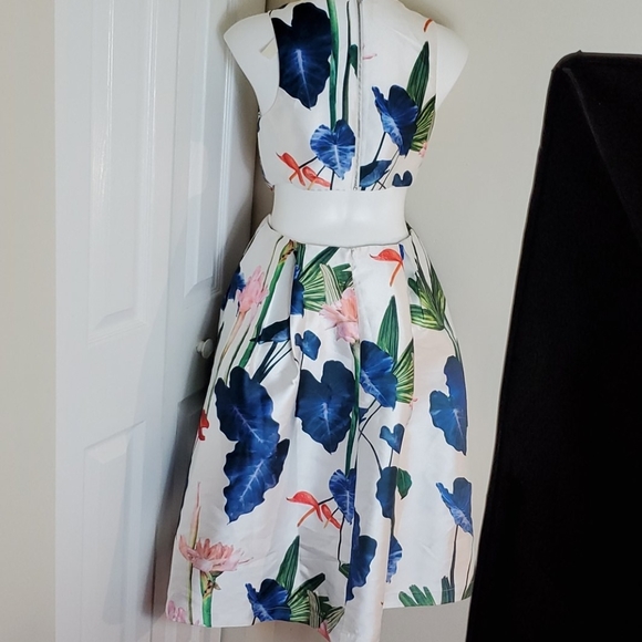 SAN JOY FLORAL CUTOUT DRESS - Picture 4 of 6